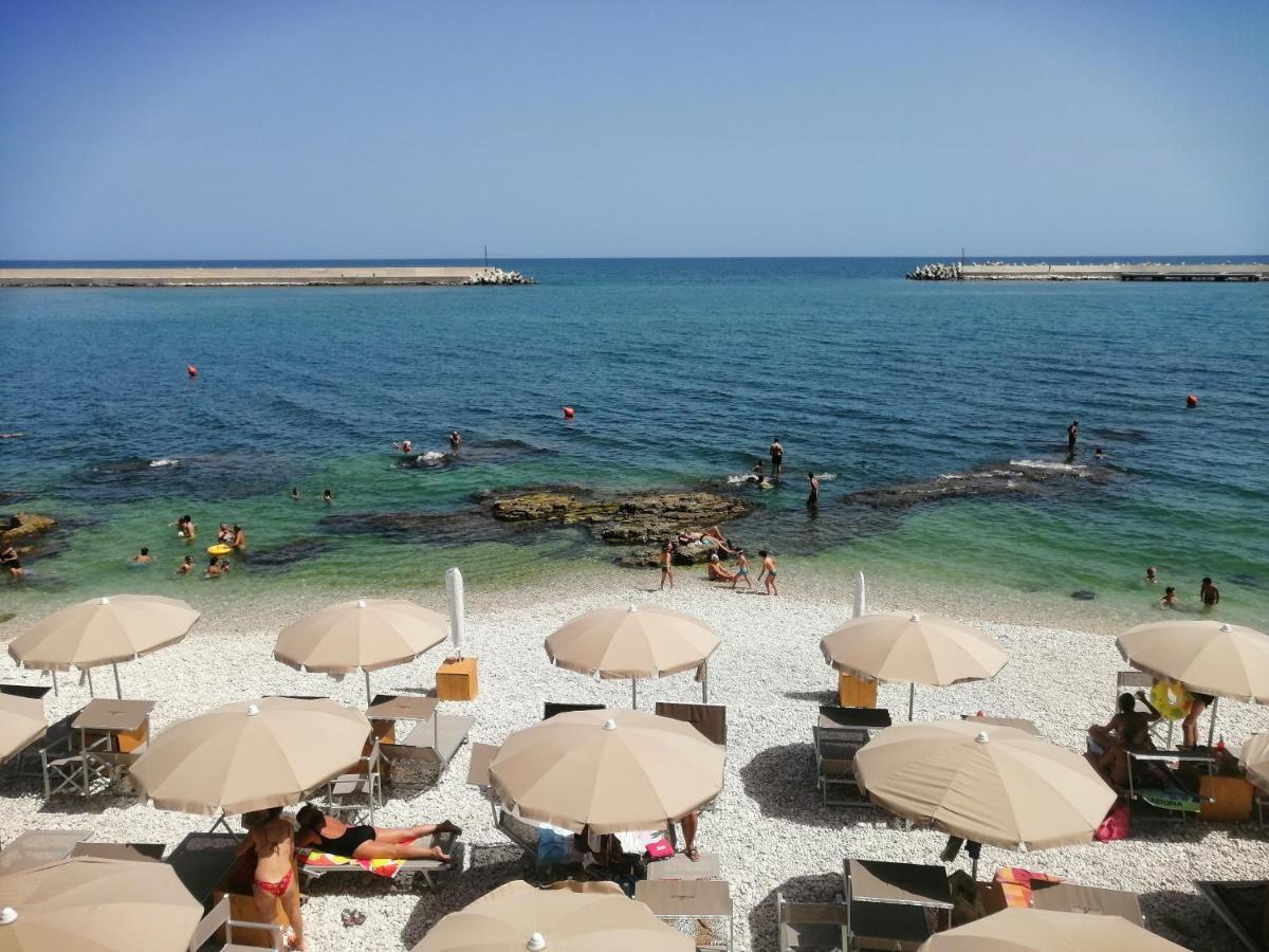 Tre Metri Sopra Il Mare Villa Bisceglie Buitenkant foto