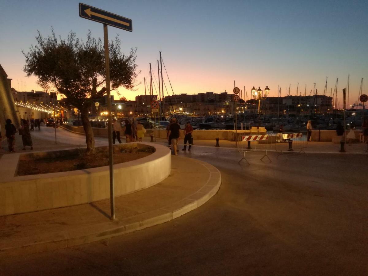 Tre Metri Sopra Il Mare Villa Bisceglie Buitenkant foto