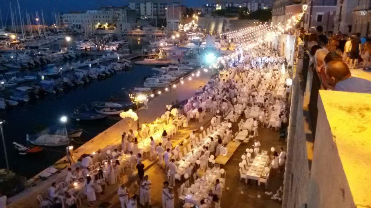 Tre Metri Sopra Il Mare Villa Bisceglie Buitenkant foto